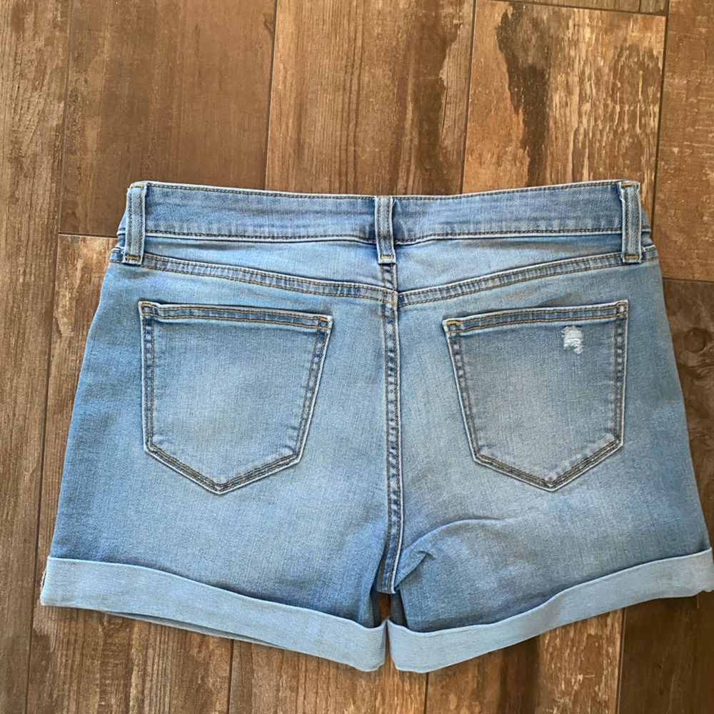 Jean Short - Picture 3 of 3